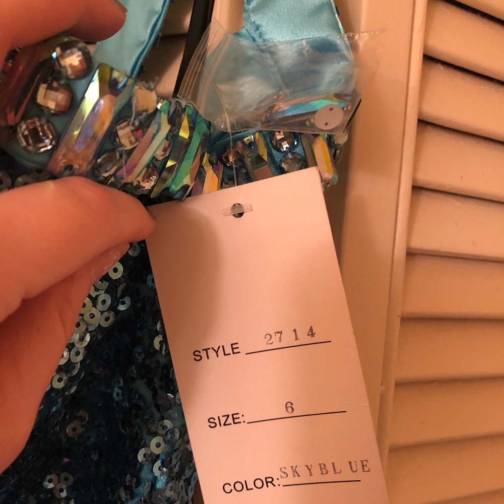 Sky Blue Pageant/Prom Dress Size 6 - Picture 6 of 7